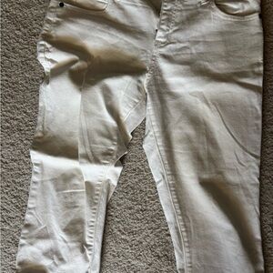 Vera Wang Cream Straight Leg Jeans with Classic Design